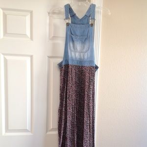 Life in progress size small denim floral dress